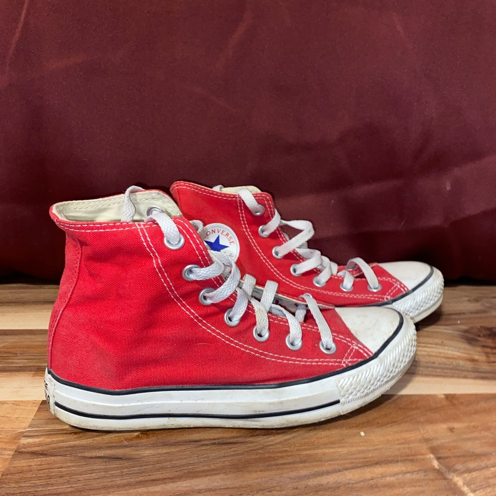 Red converse
